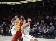 拜仁不断突破！哈登连续三场比赛得分超过出色发挥赢得满堂喝彩